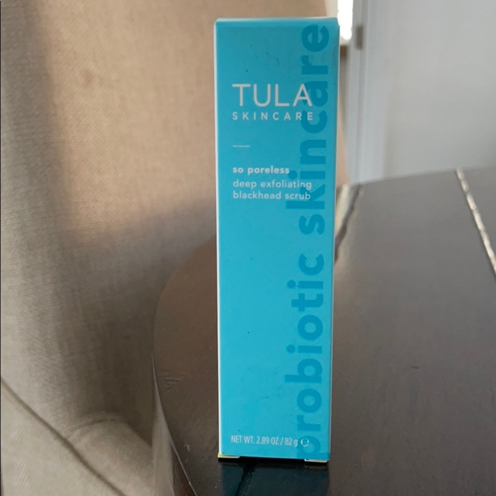 Deep exfoliating blackhead scrub